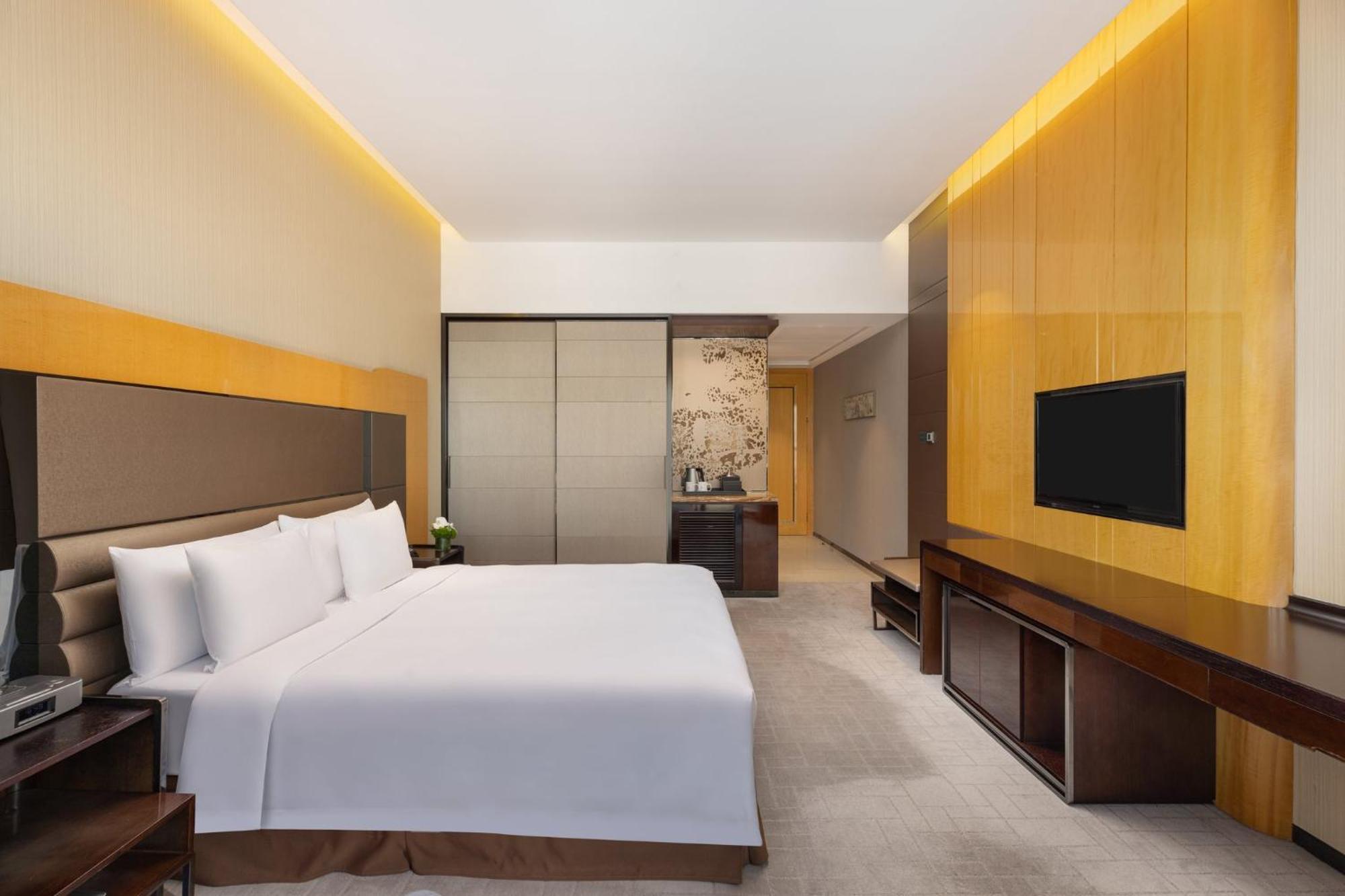 Crowne Plaza Beijing Lido By Ihg Hotel Exterior photo
